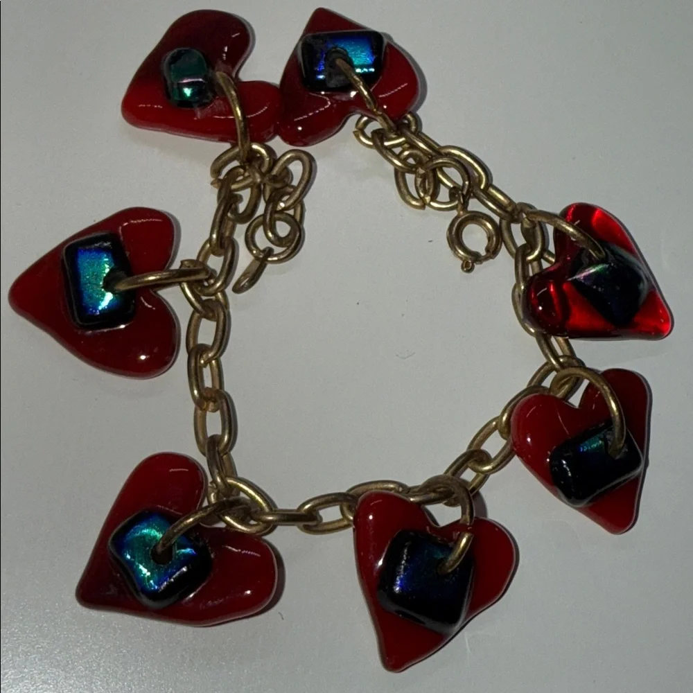 Gorgeous vintage Red glass Heart Charm Bracelet